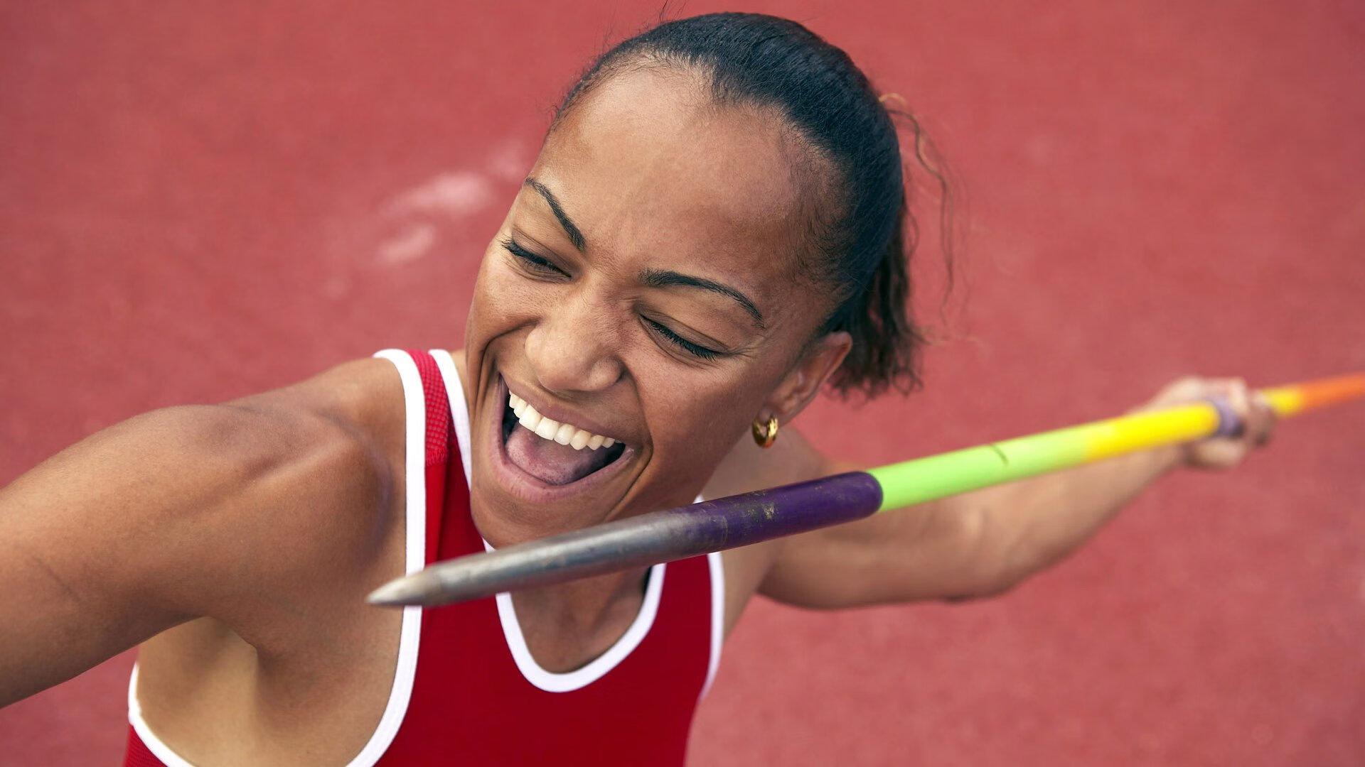 九游官网-赛道与球场，霍勒迪的F1式接管与快船的制霸之道